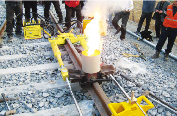 유압식 레일긴장기